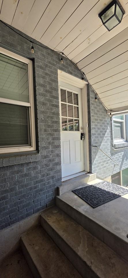 5920 S Highland Dr #2 - Photo 3 of 12