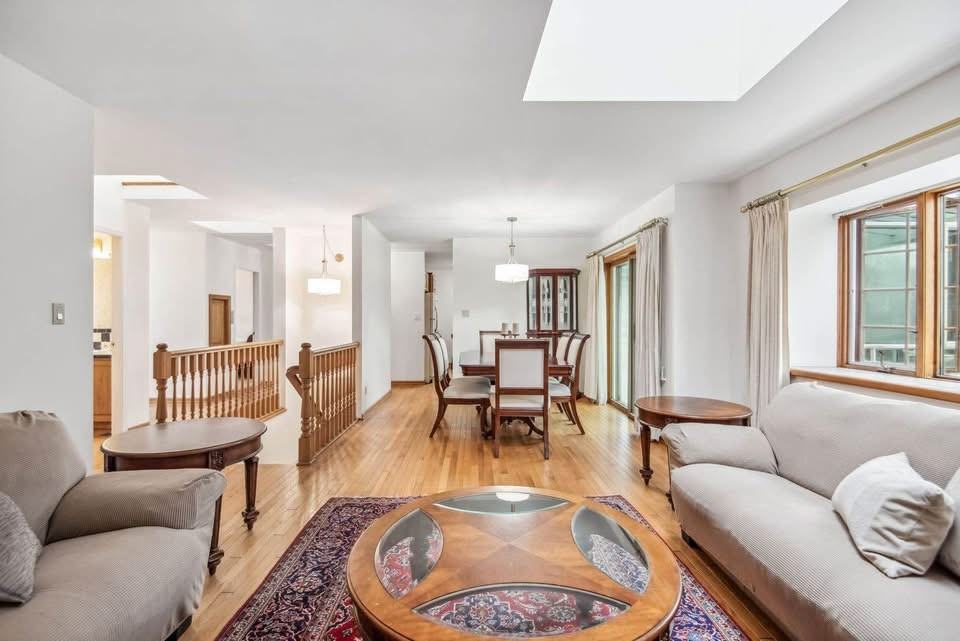 628 East 9th Street - Photo 2 of 19