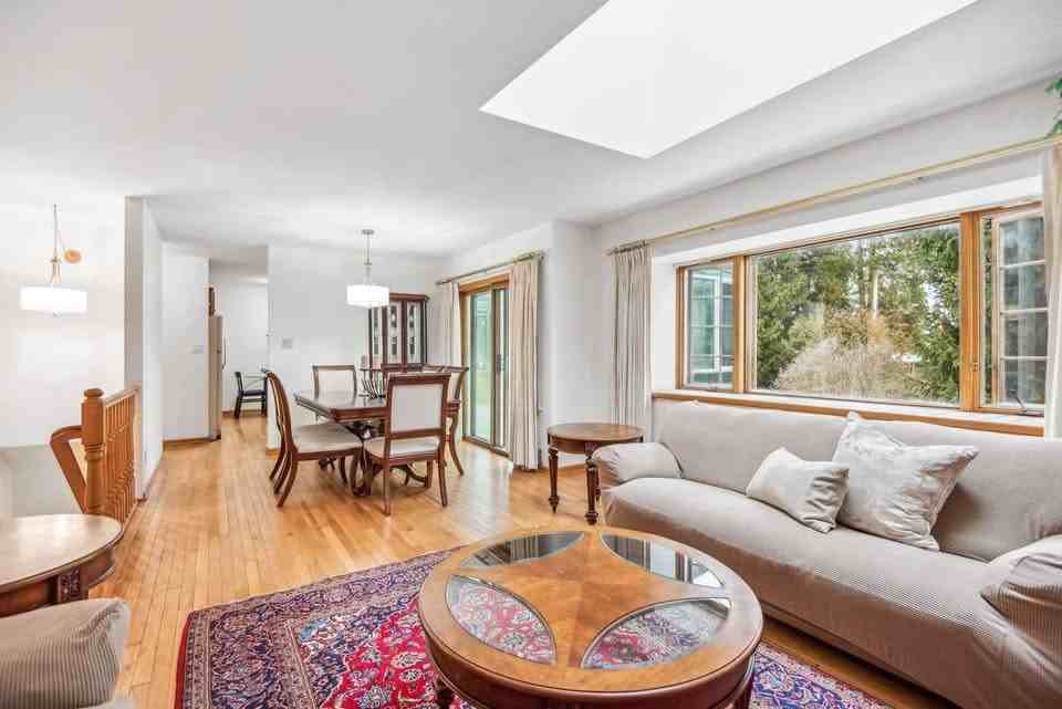 628 East 9th Street - Photo 3 of 19