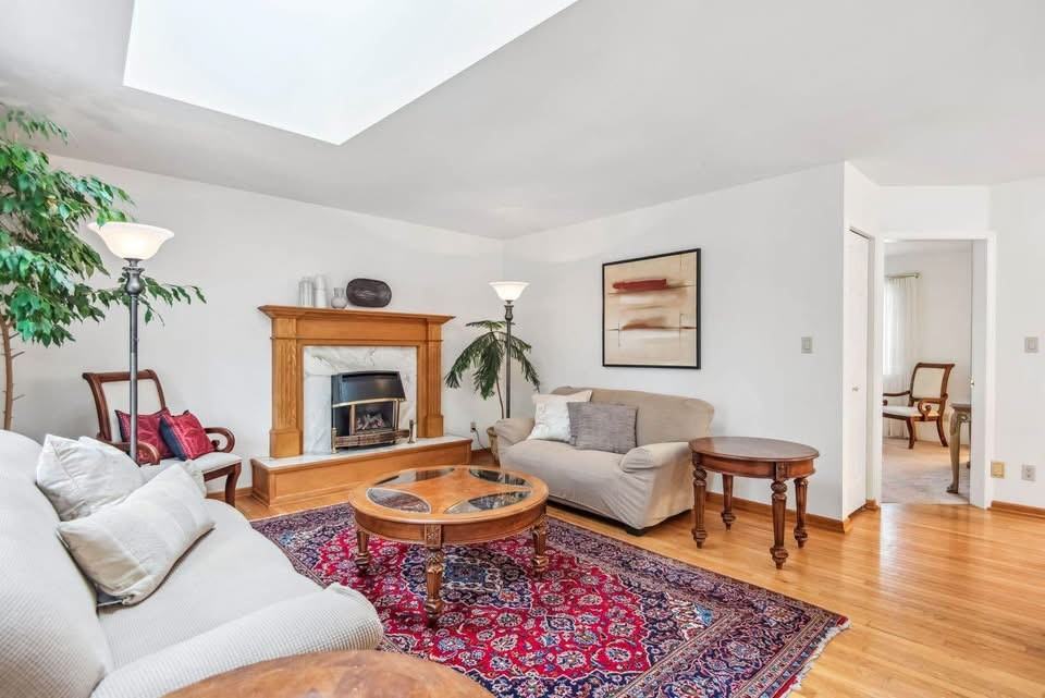 628 East 9th Street - Photo 4 of 19