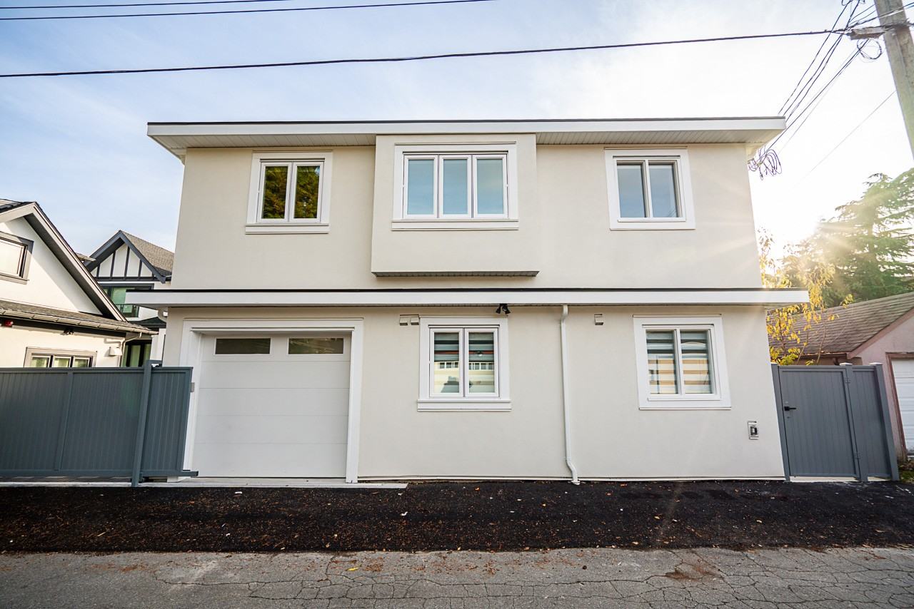 Dunbar Laneway House - Photo 2 of 4