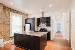 featured image of 1417 Av Argyle