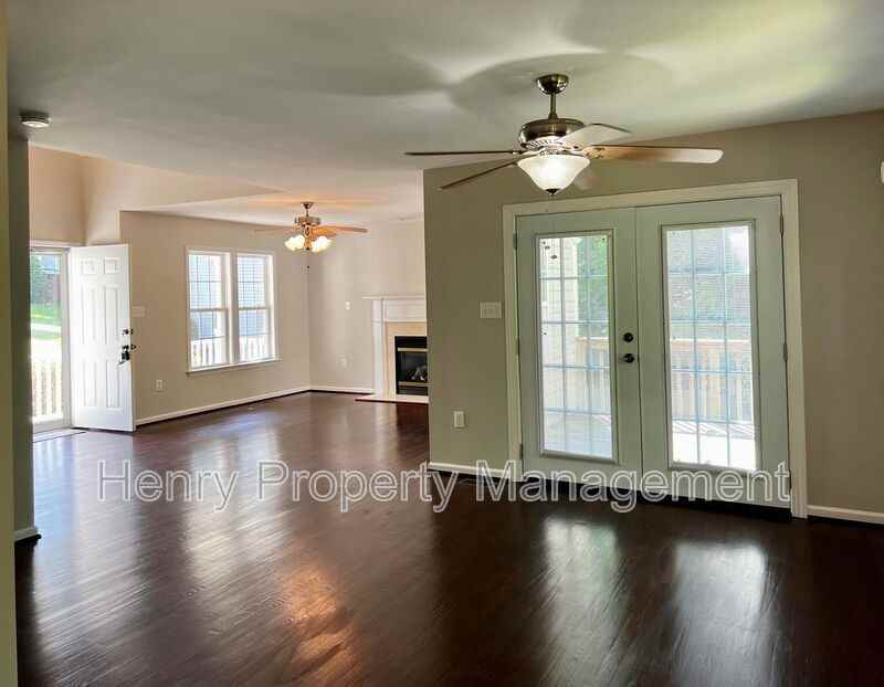 104 Back Woods Cir - Photo 3 of 19