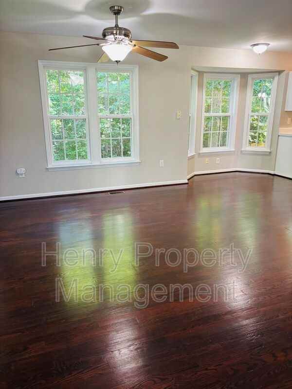 104 Back Woods Cir - Photo 4 of 19