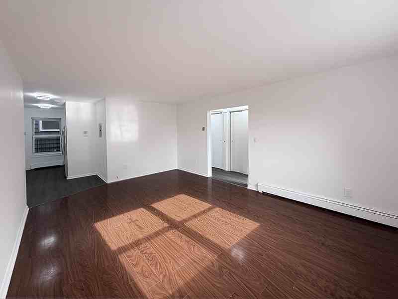 19 Van Rensselear Street - Photo 3 of 8