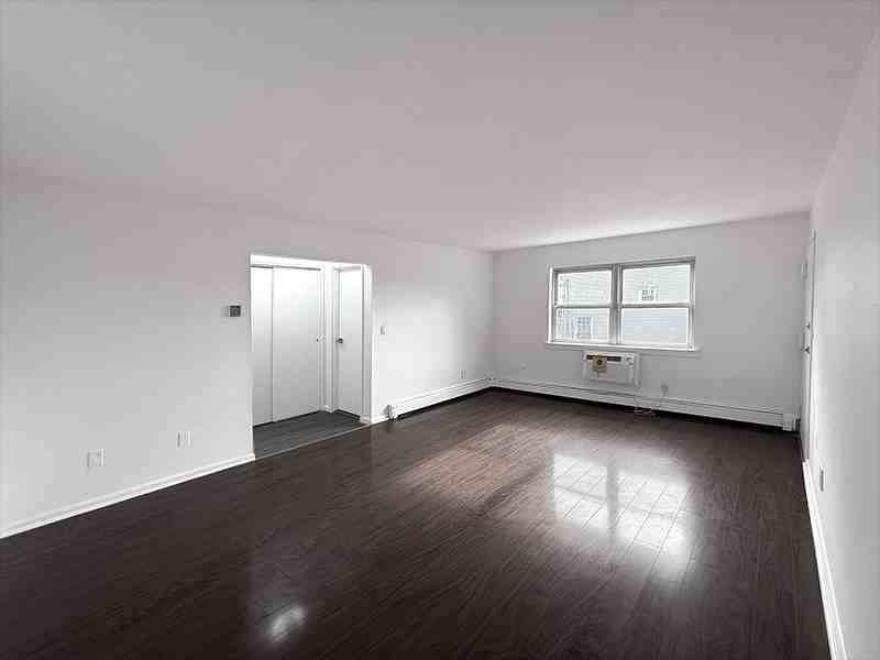 19 Van Rensselear Street - Photo 5 of 8