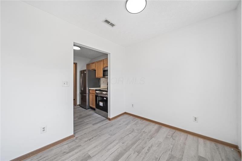 1259 Caravel Dr - Photo 4 of 17