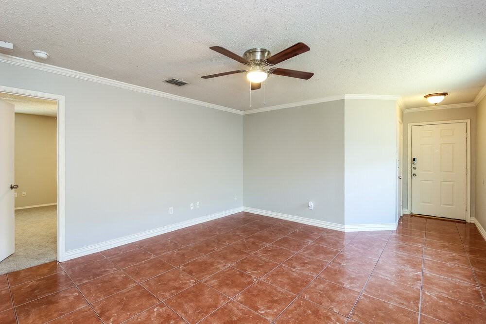4812 Waterford Dr - Photo 5 of 16