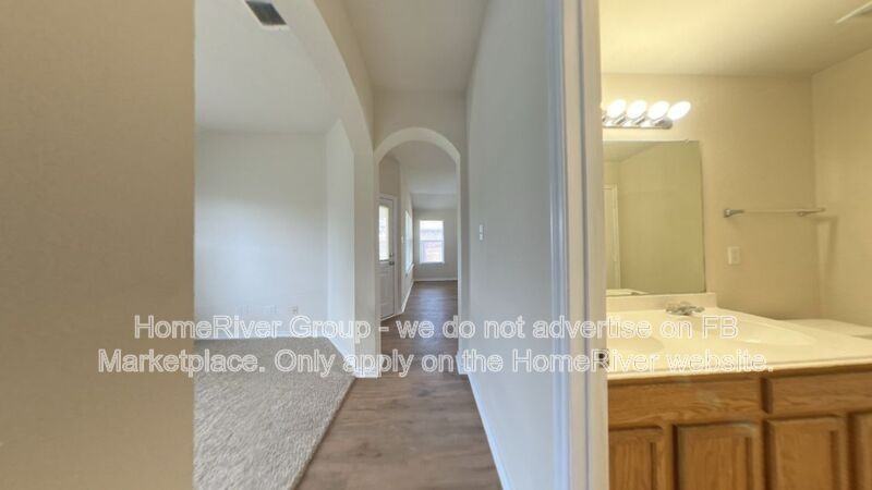 3017 Eastwood Dr - Photo 2 of 26