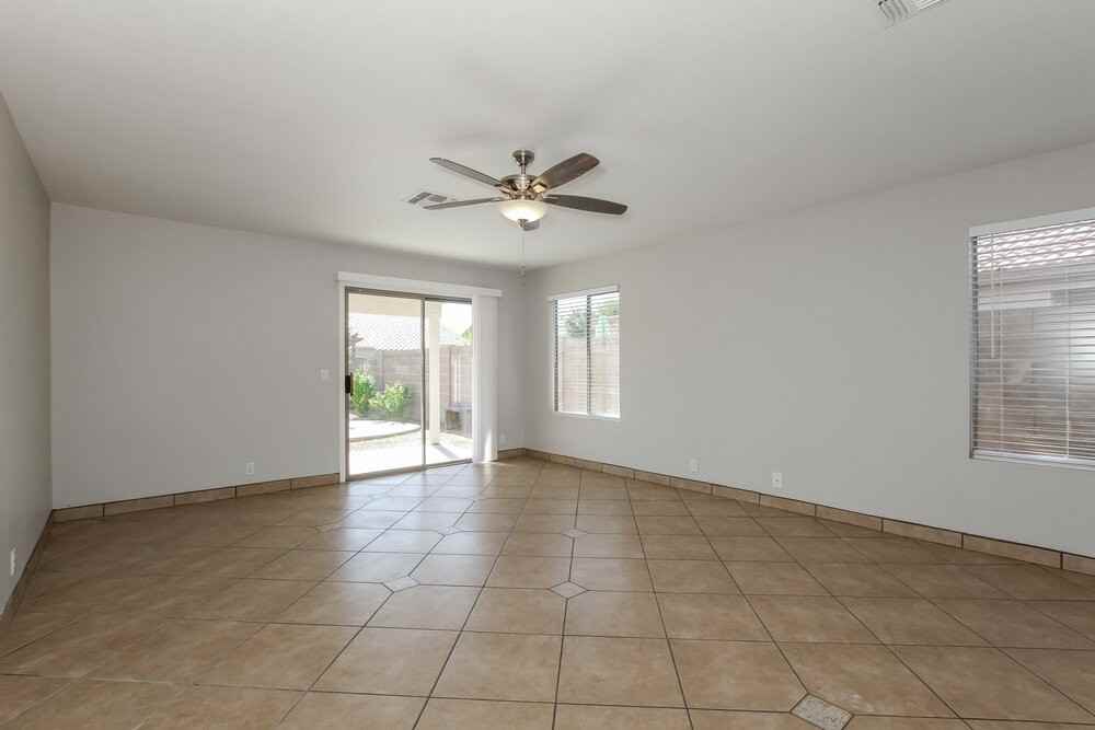 9247 W Ironwood Dr - Photo 3 of 15