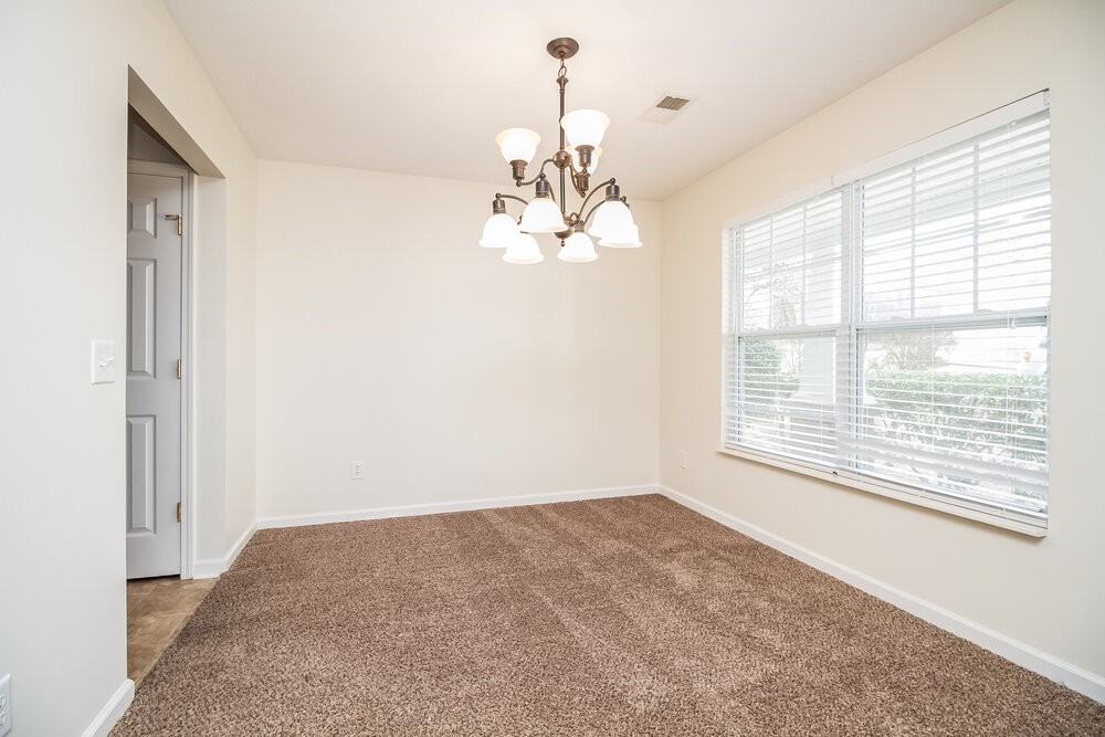 4565 Hawthorn Dr - Photo 4 of 19