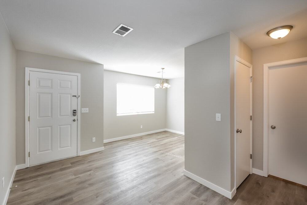 18619 E 46th Pl - Photo 6 of 17