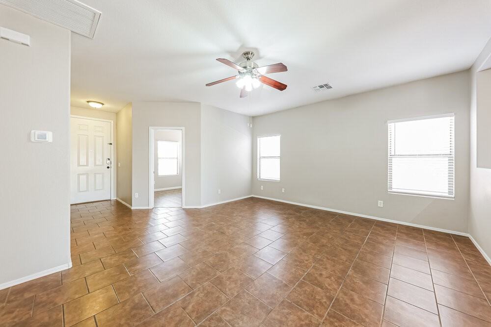 15316 W Cortez St - Photo 5 of 16