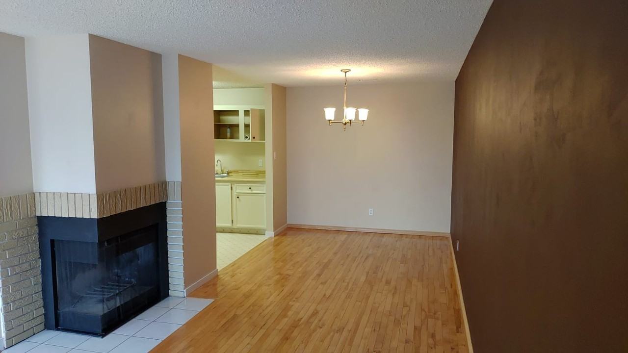2204 118 Street Northwest - Photo 2 of 11
