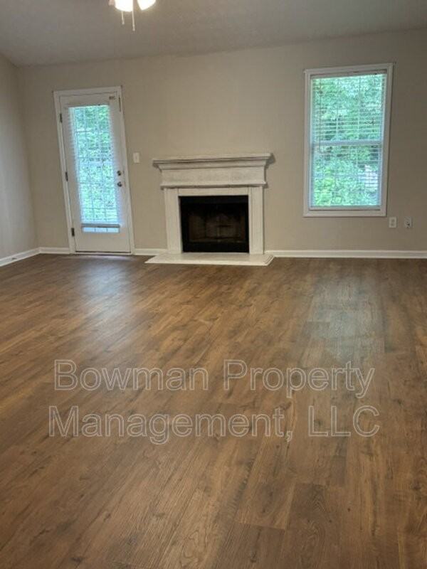 239 Jasmine Trl - Photo 4 of 35