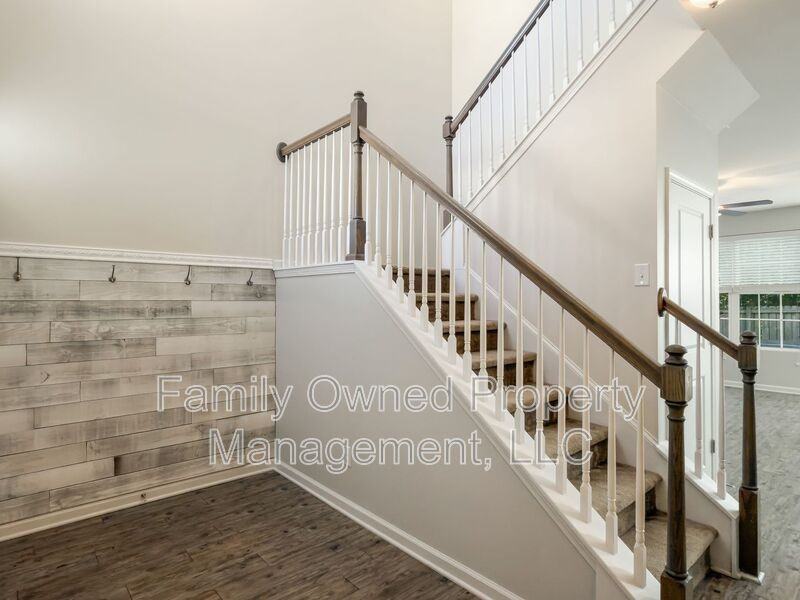 8968 Cat Tail Pond Rd - Photo 6 of 40