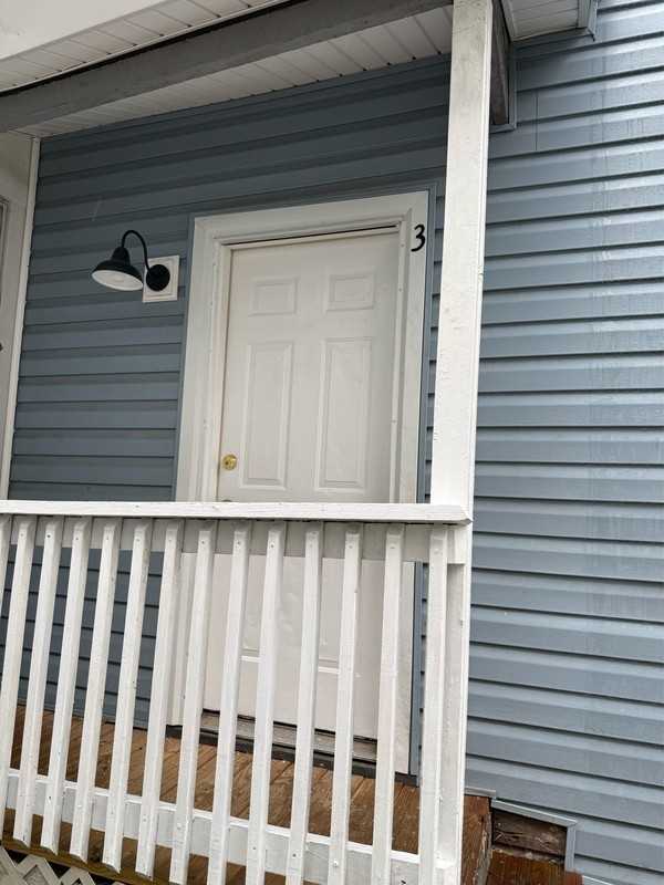 1020 Jamison Ave Ne - Photo 2 of 9