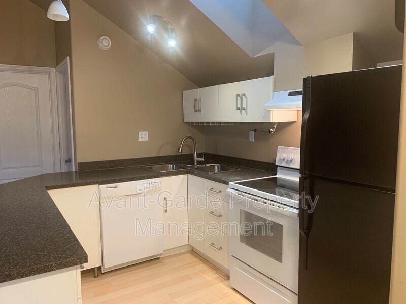 9116 94 Ave Nw - Photo 2 of 11