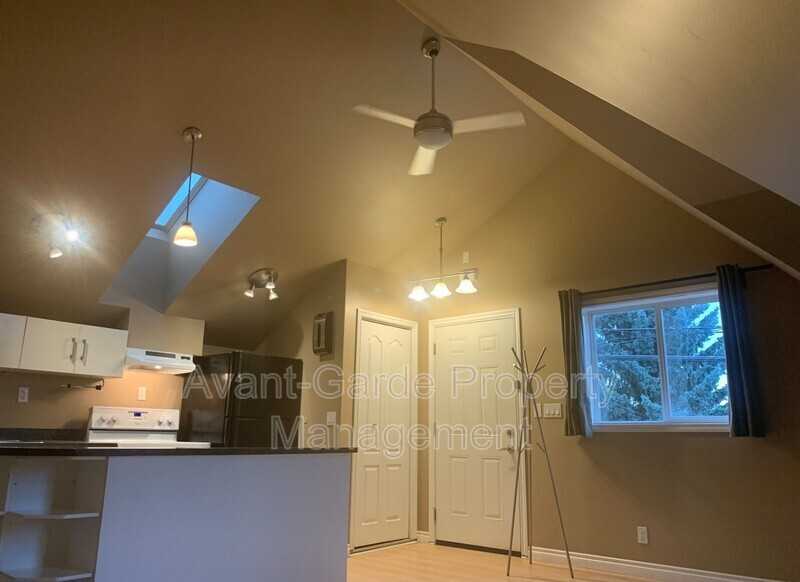 9116 94 Ave Nw - Photo 4 of 11