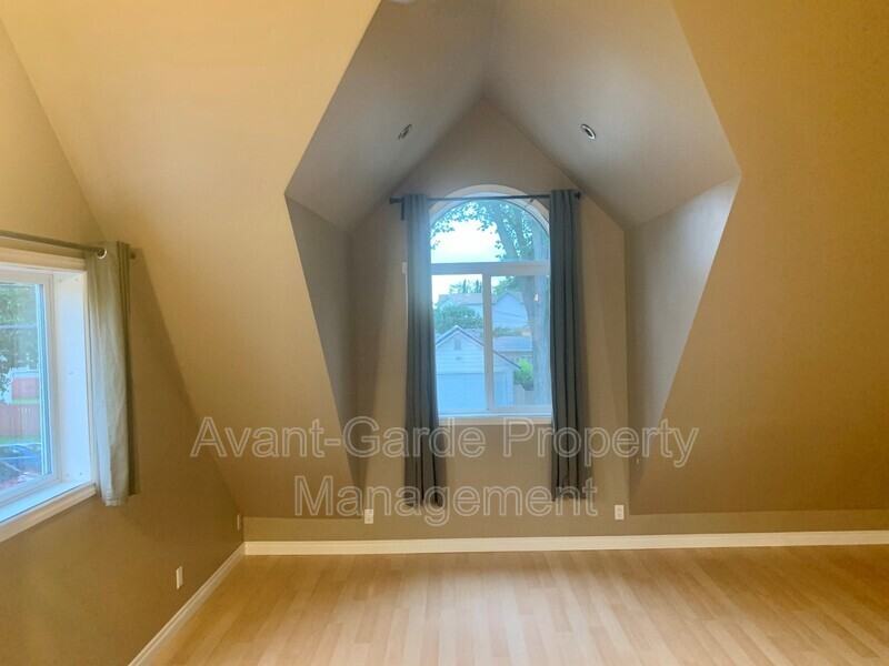 9116 94 Ave Nw - Photo 5 of 11