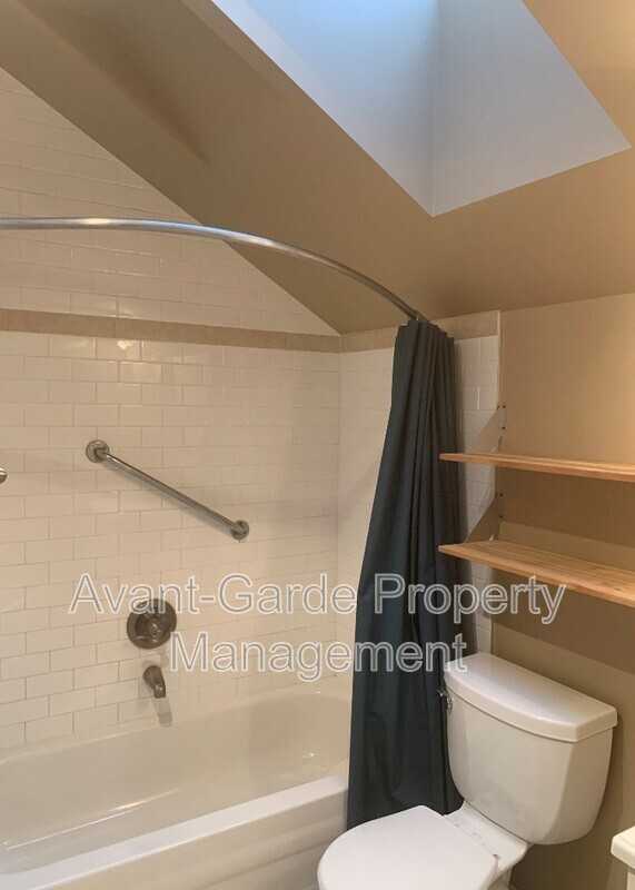 9116 94 Ave Nw - Photo 6 of 11