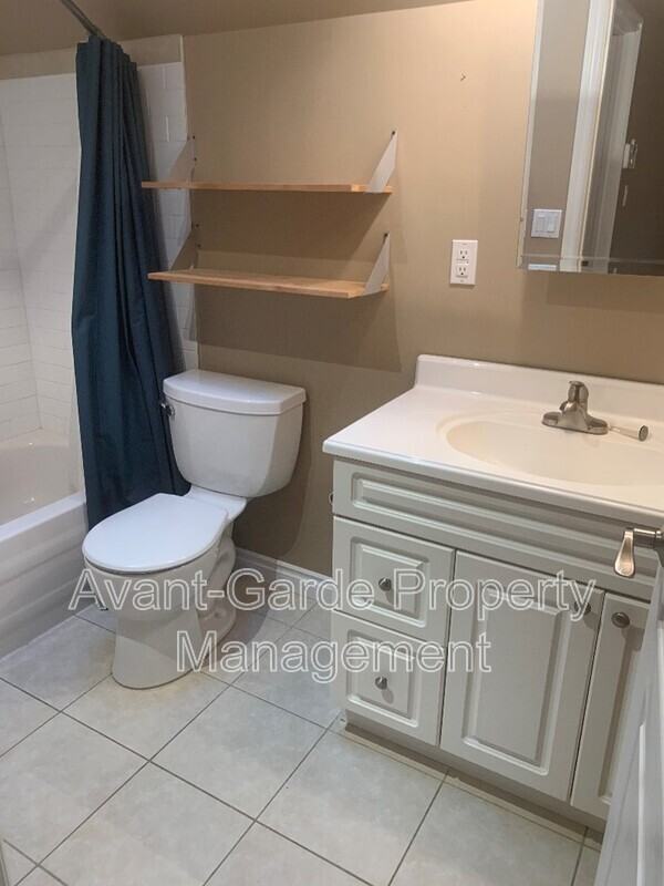 9116 94 Ave Nw - Photo 7 of 11