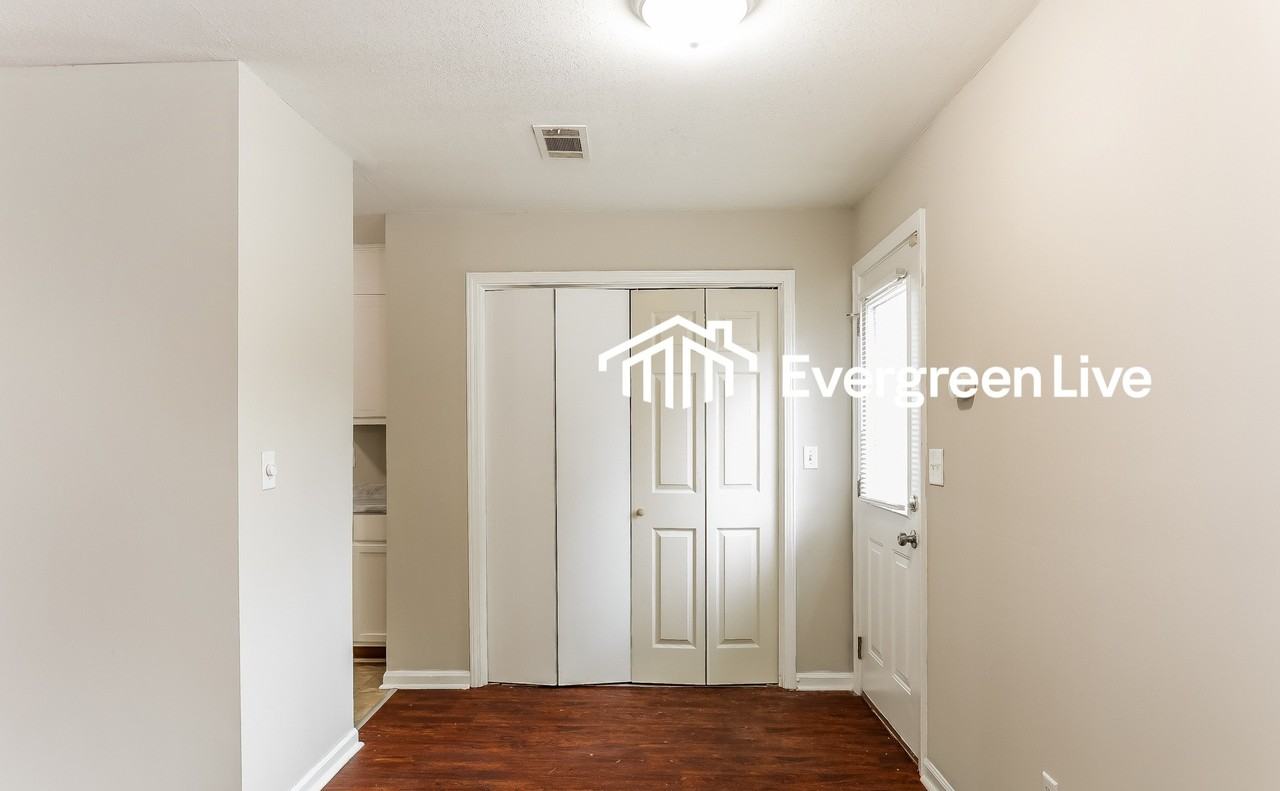 634 35th St - Photo 5 of 14