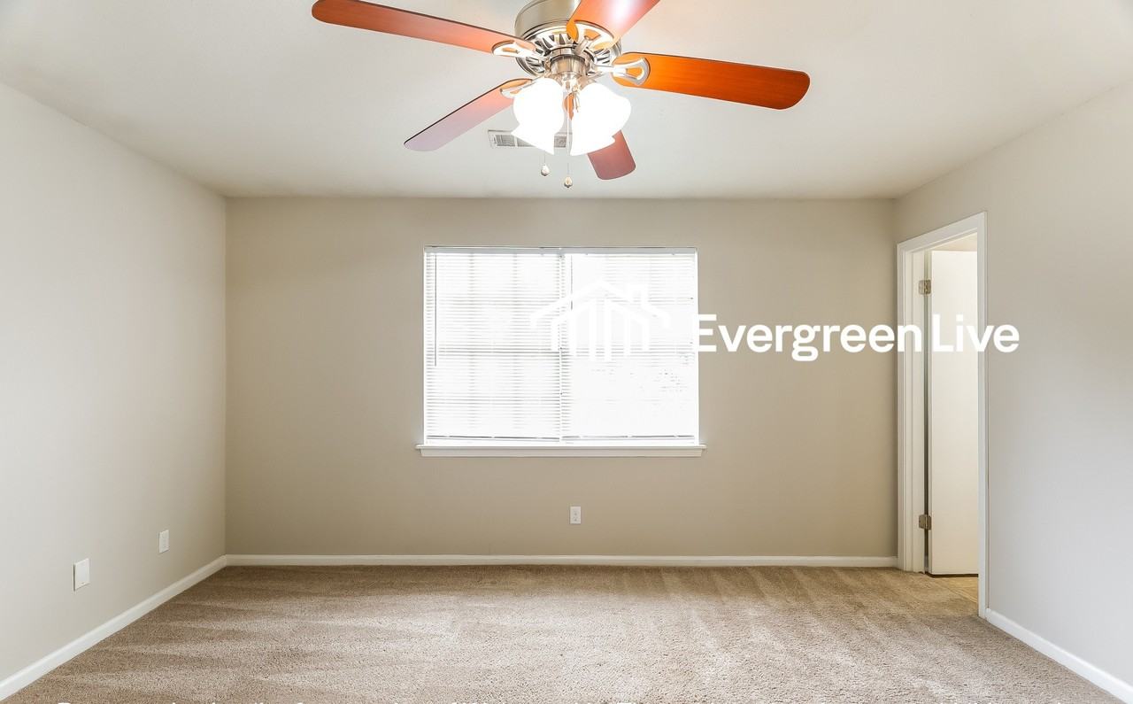 634 35th St - Photo 7 of 14
