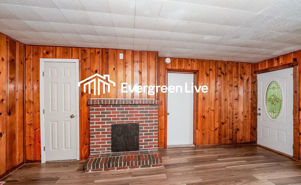 140 8th St Ne - Photo 4 of 12