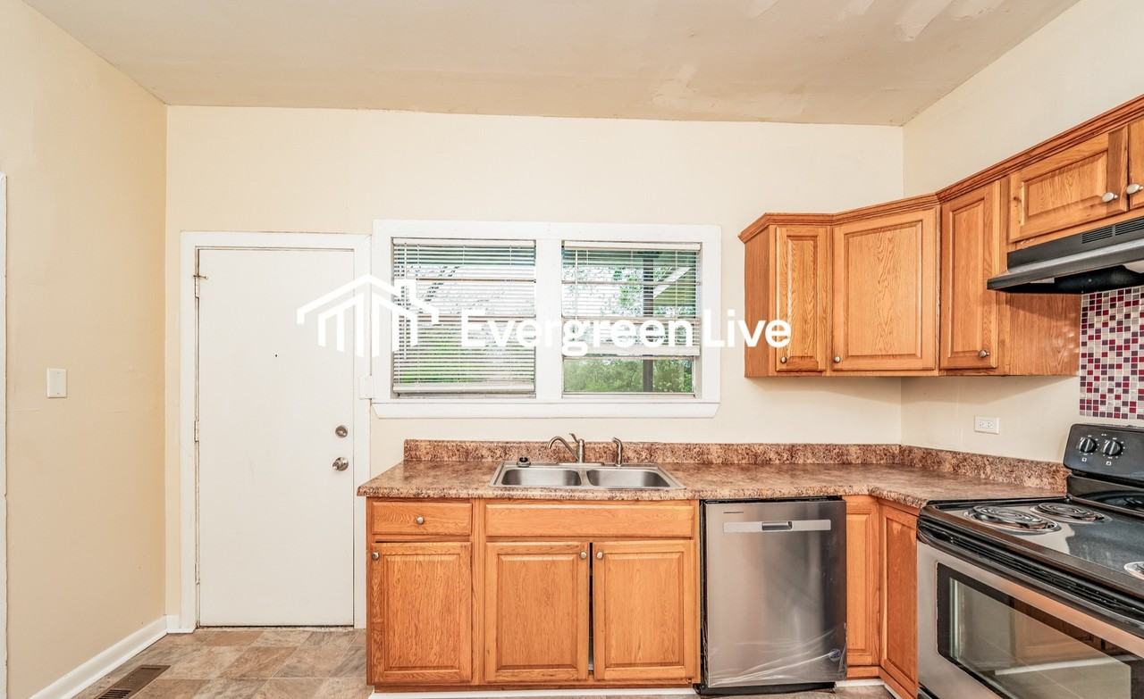 140 8th St Ne - Photo 6 of 12
