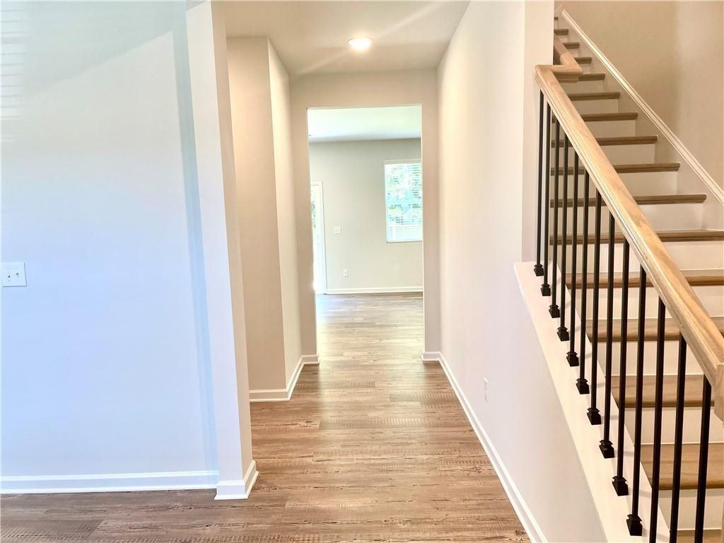 667 Summerwood Ln - Photo 3 of 33