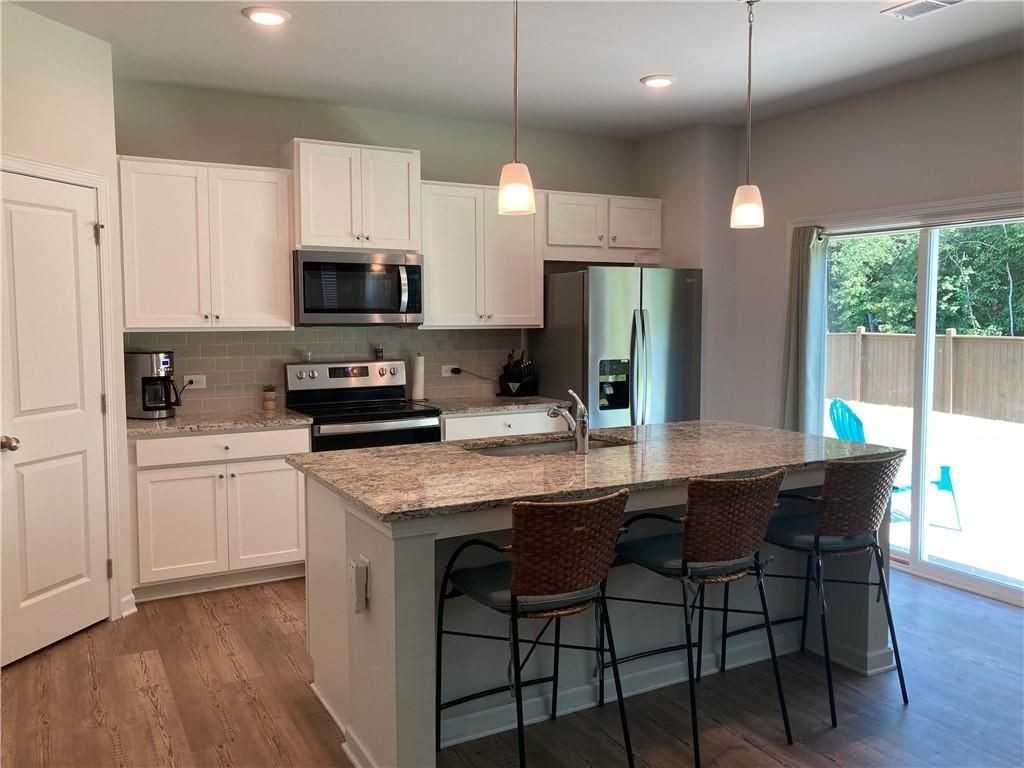 667 Summerwood Ln - Photo 6 of 33