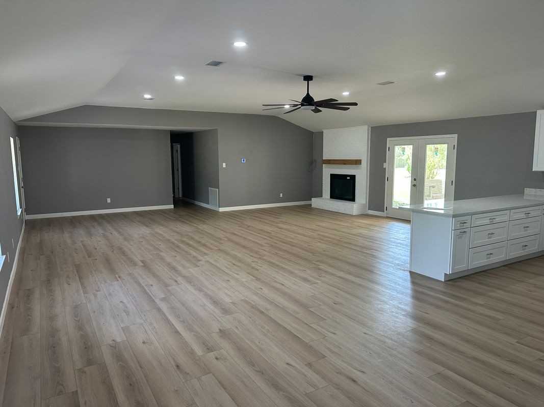 7741 Simmons Dr - Photo 2 of 5