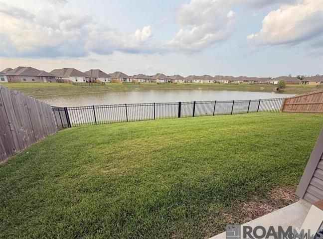10921 Maitland Ave - Photo 2 of 18