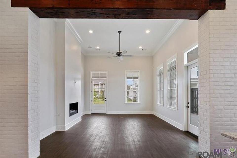10931 N Creek Ln - Photo 2 of 14