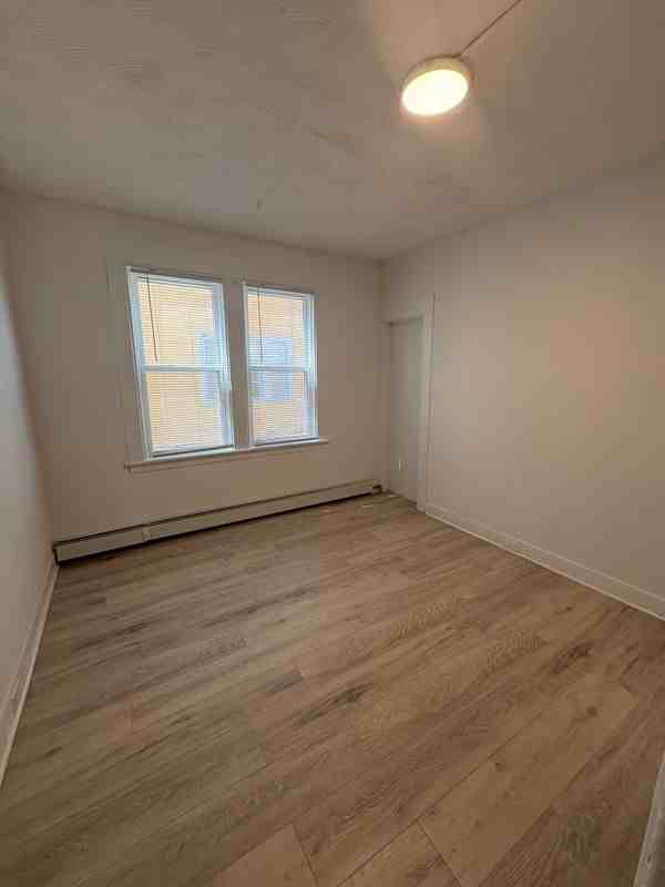 127 Pearl St ##1 - Photo 5 of 8