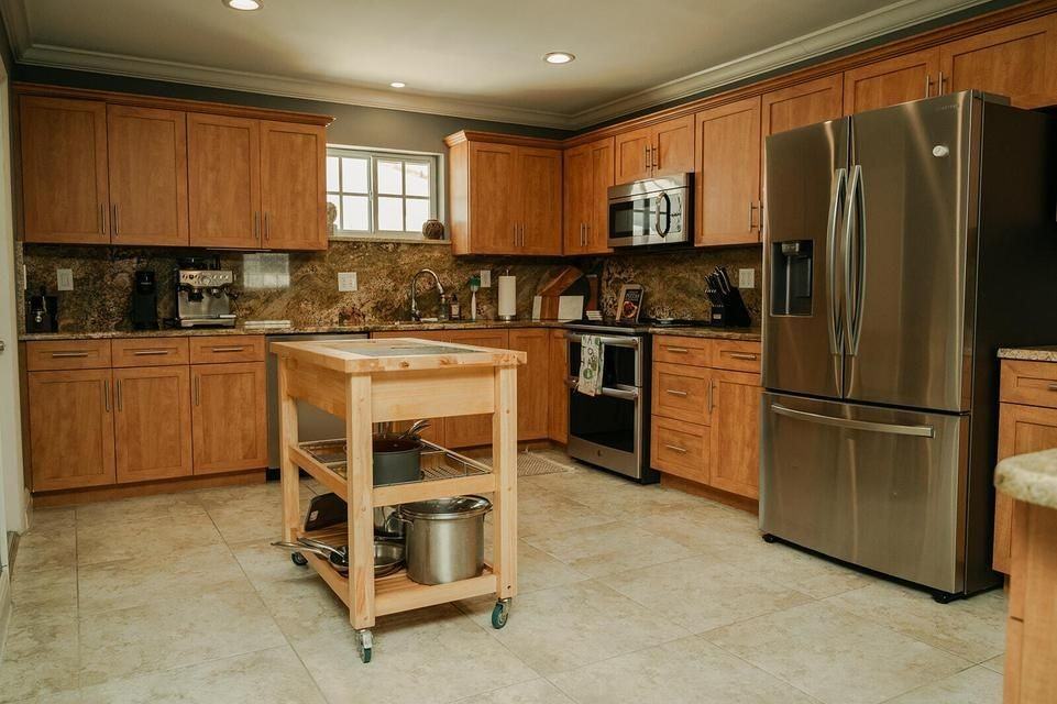 4815 Johnson St - Photo 3 of 12