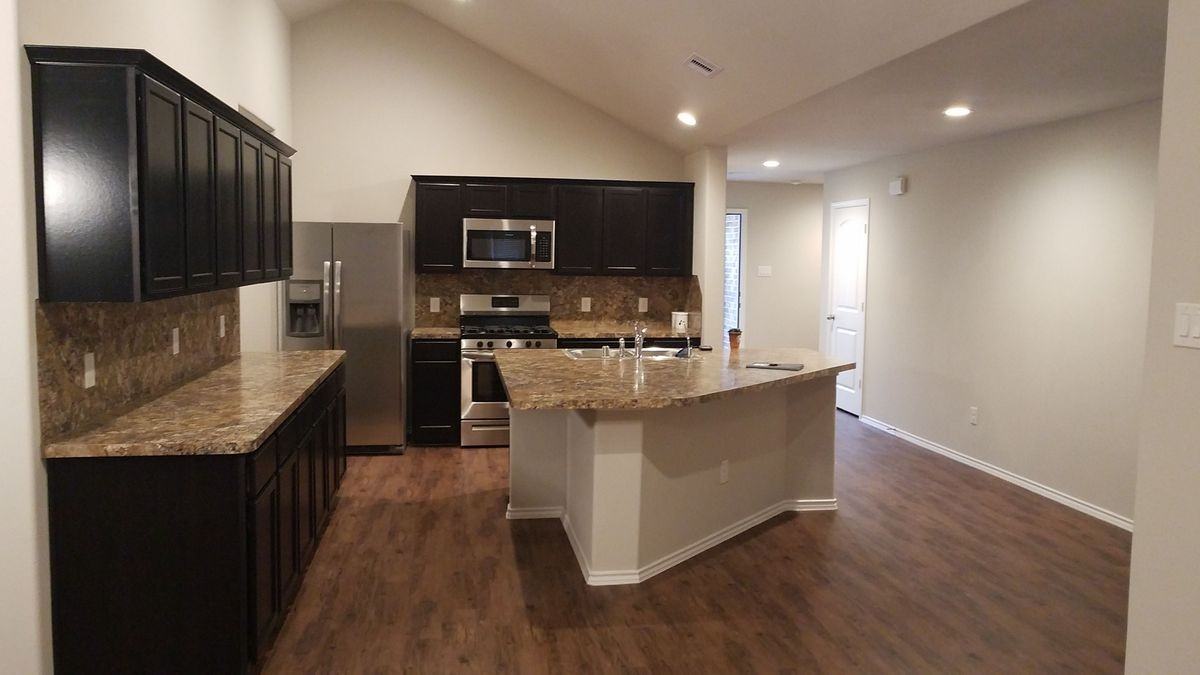 5522 Mesquite Oaks Trl - Photo 2 of 3