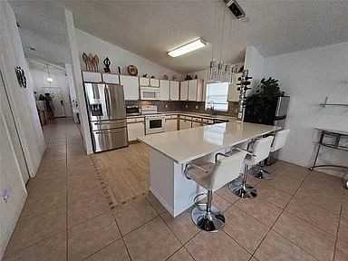 944 Lockbreeze Dr - Photo 2 of 3