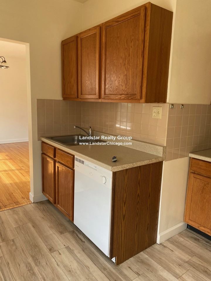 3848 W Ainslie St #2 - Photo 5 of 25