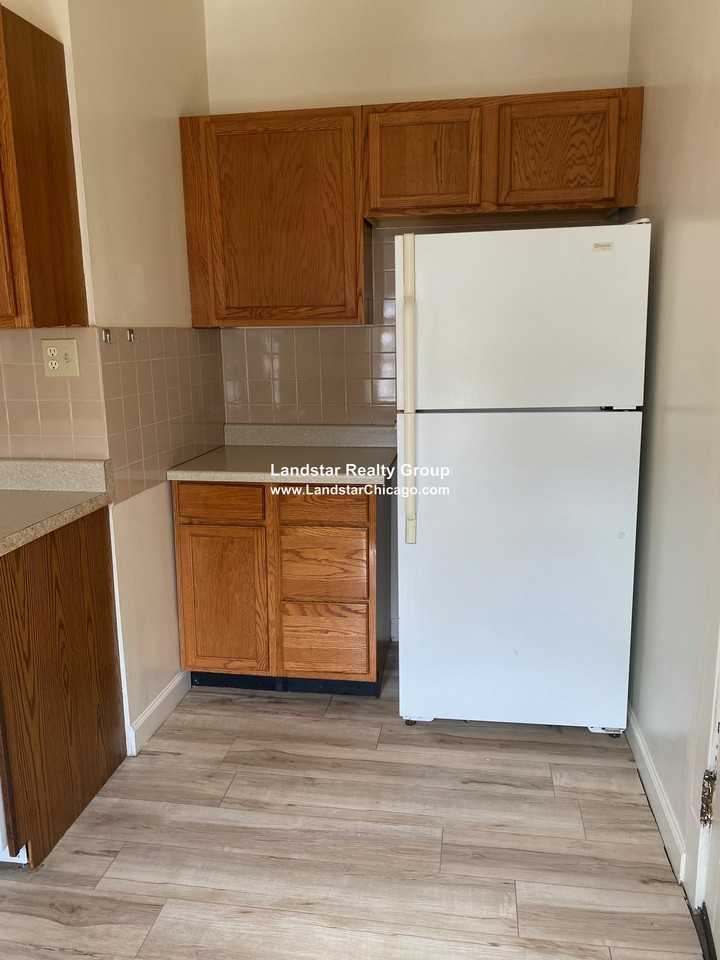 3848 W Ainslie St #2 - Photo 6 of 25