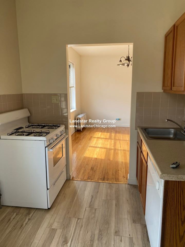 3848 W Ainslie St #2 - Photo 7 of 25