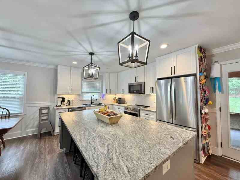 908 Plateau Ln - Photo 3 of 28