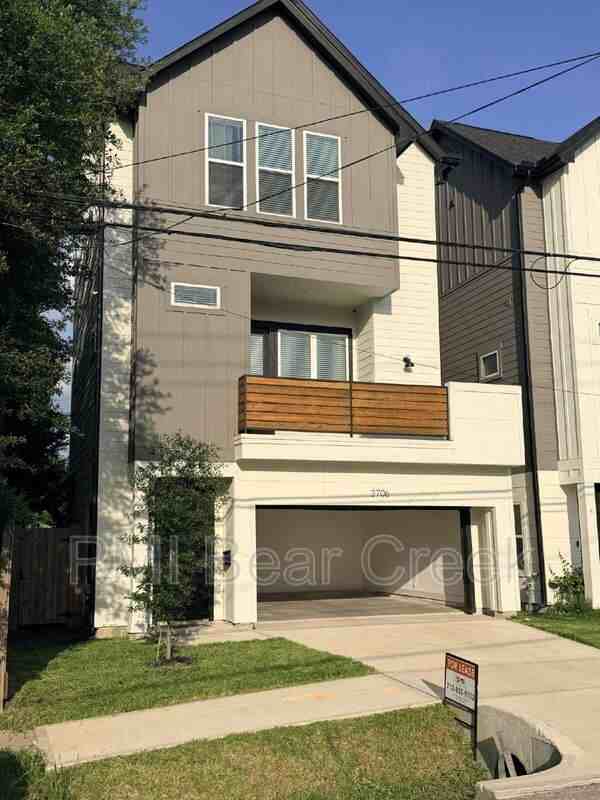 2706 Cochran St - Photo 3 of 31
