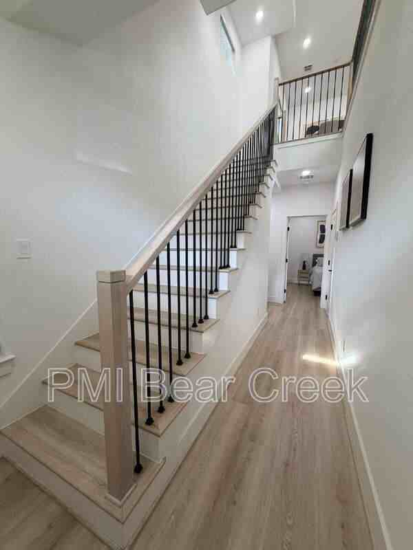 2706 Cochran St - Photo 4 of 31