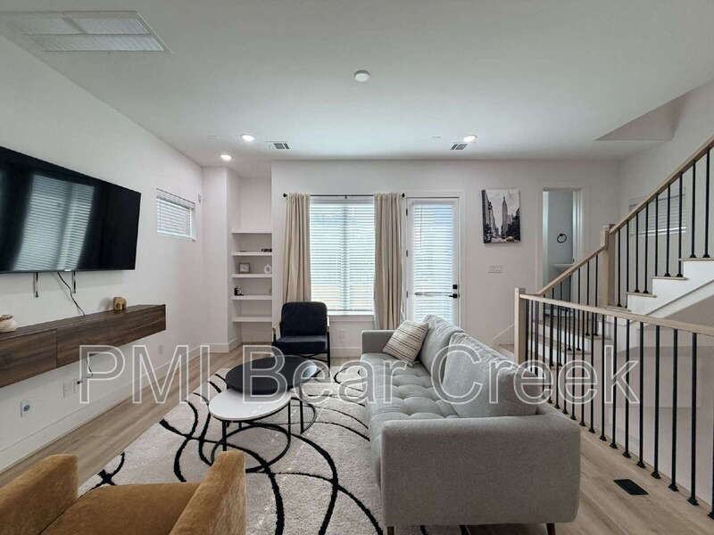 2706 Cochran St - Photo 6 of 31