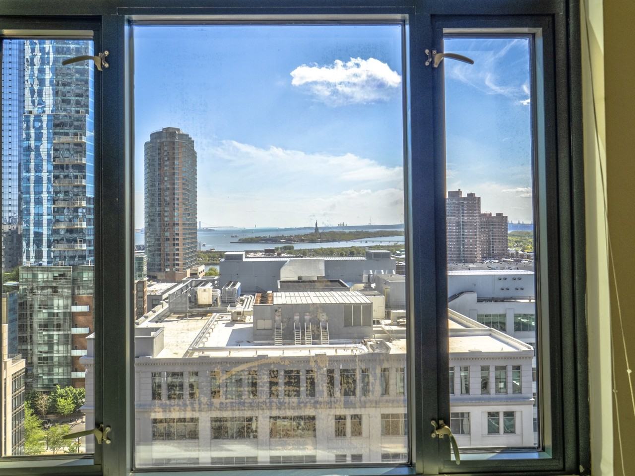 105 Greene Street #1505 - Photo 3 of 12