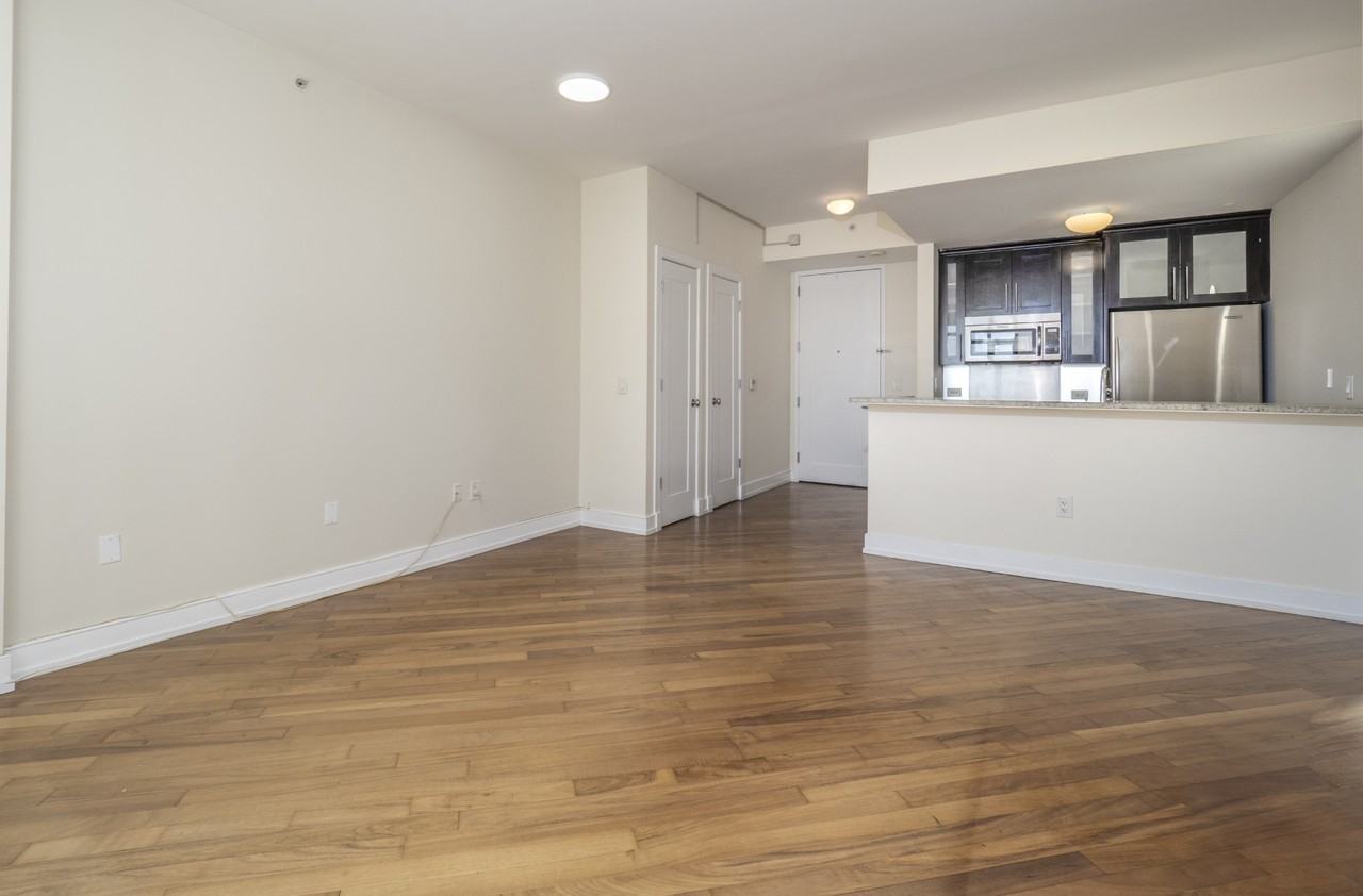 105 Greene Street #1505 - Photo 6 of 12
