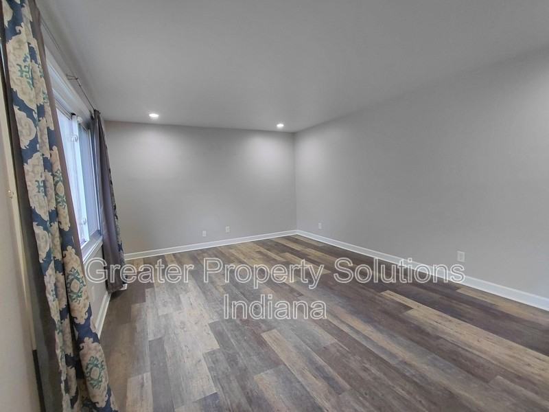 1932 S Park Ave - Photo 2 of 7