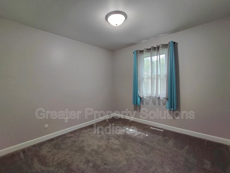 1932 S Park Ave - Photo 5 of 7